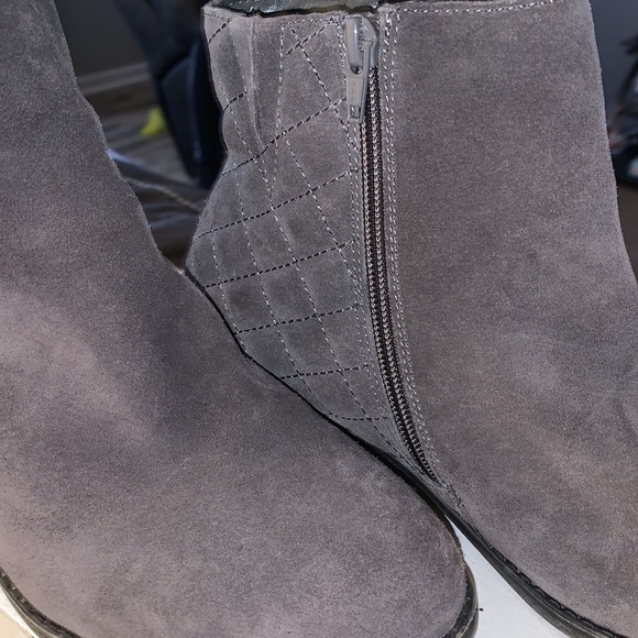 Mid boots w small heel - Picture 3 of 6